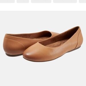 SoftWalk Shiraz Women's Luggage Flats